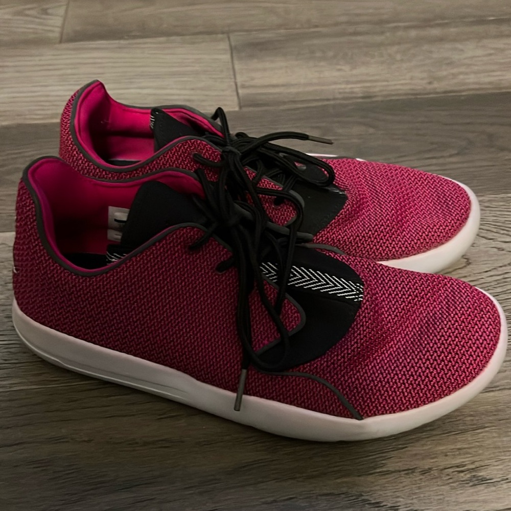Girls Jordan’s 7Y